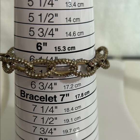 Elegant Gold Bracelet - Picture 1 of 7